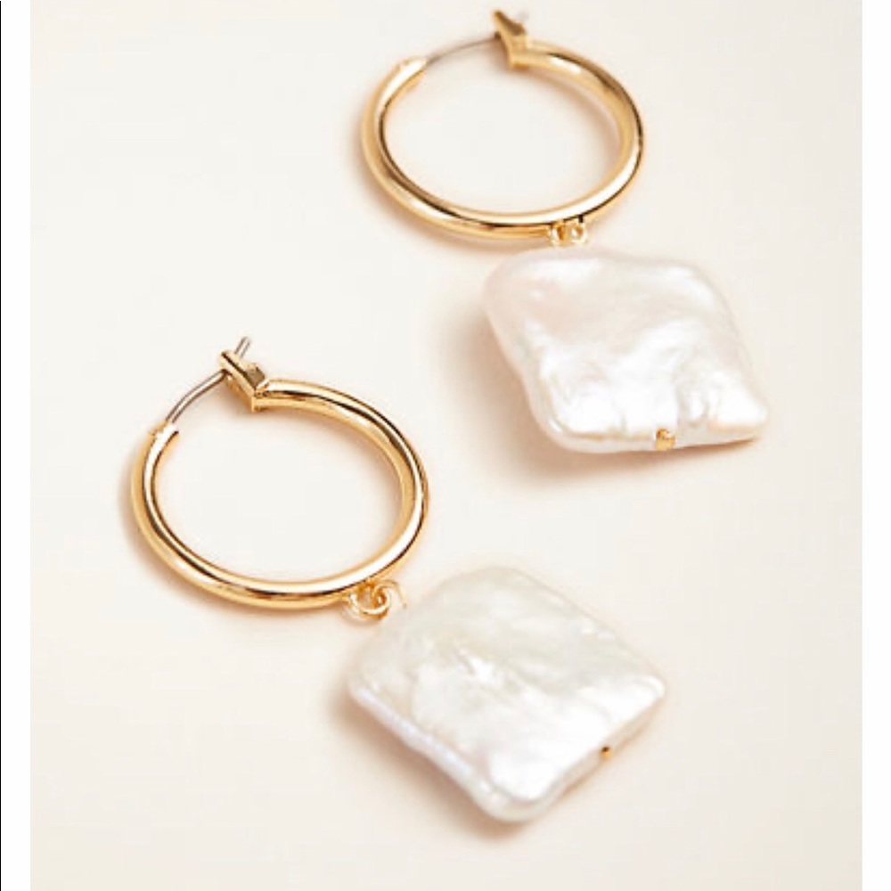Ann Taylor pearlized earrings